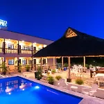 Quinta Suites